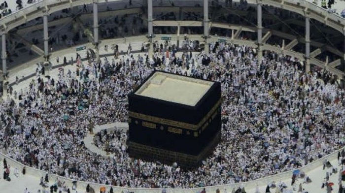 Saudi invites rival Iran for talks on hajj return
